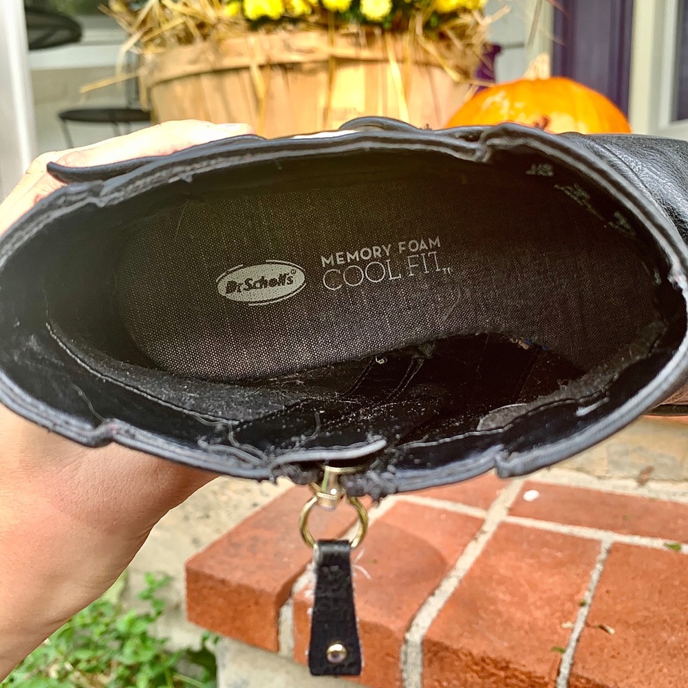SIZE 8 DR. SCHOLL BOOTIES - Picture 4 of 4